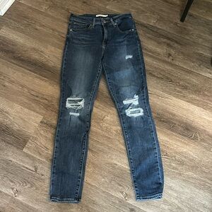 Levi’s skinny jeans dark wash size 28